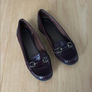 Life Stride Women's Burgundy Patent Loafers with Gold Bit